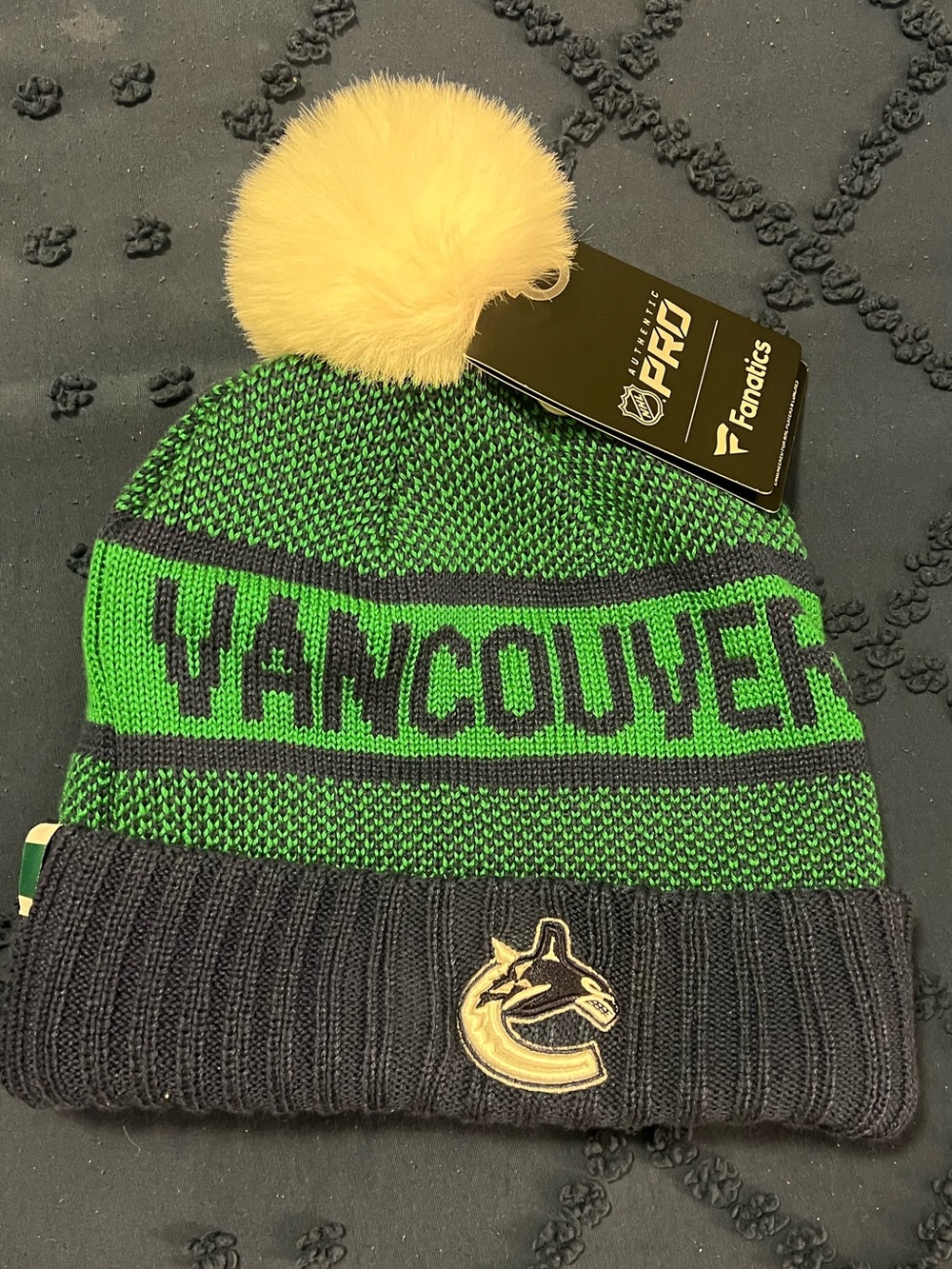 Fanatics Vancouver Canucks Toque with White Pom Pom *rare (NWT)